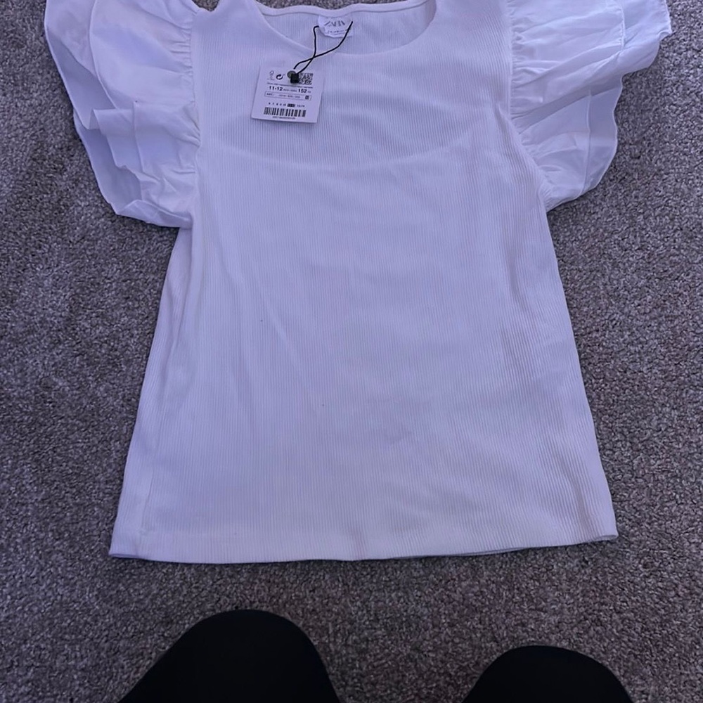 Zara White Ruffled Sleeve Blouse